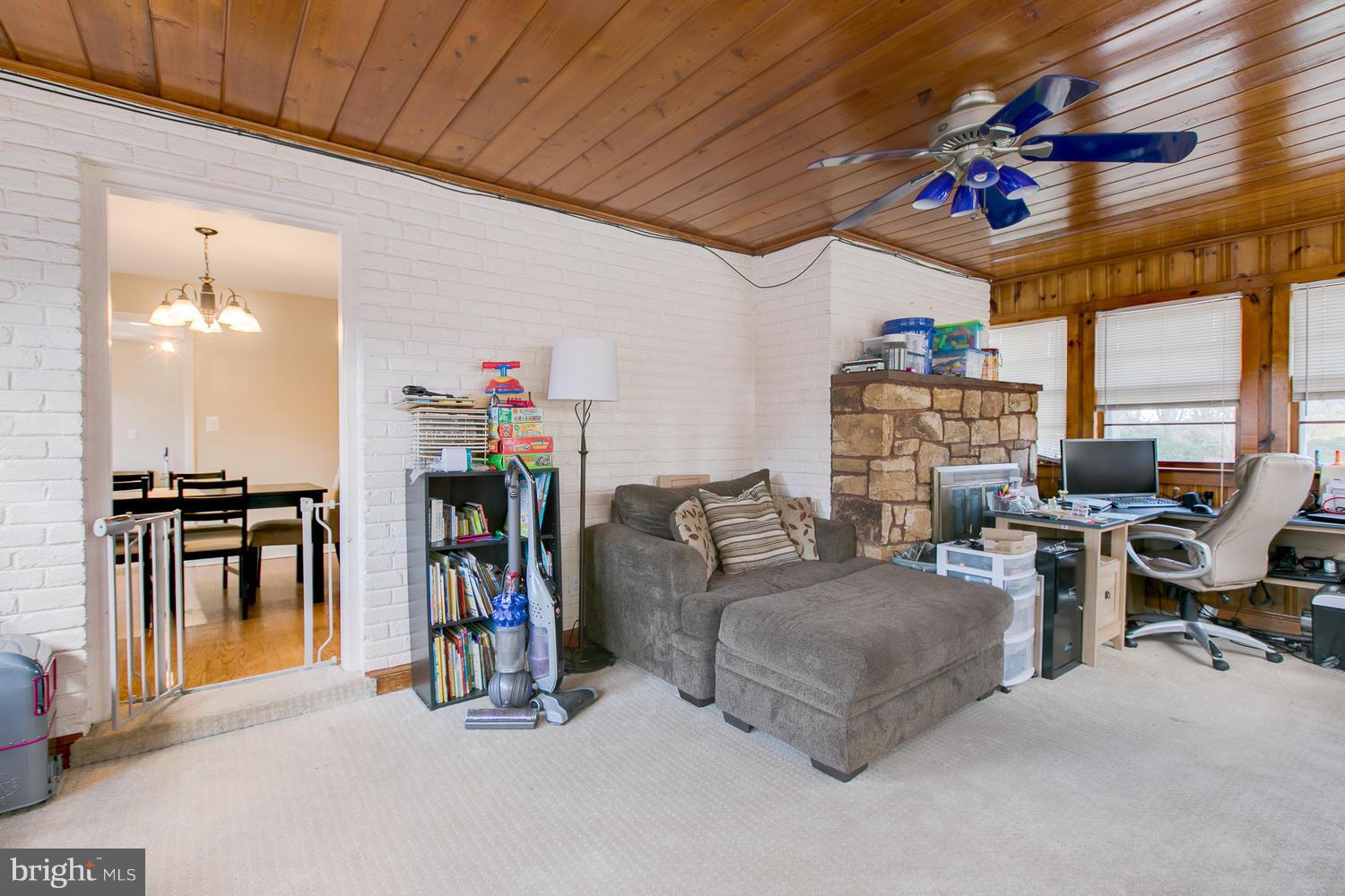 6776 Riley Road Warrenton, VA 20187 - Photo 13 of 30 Sun/Rec Room