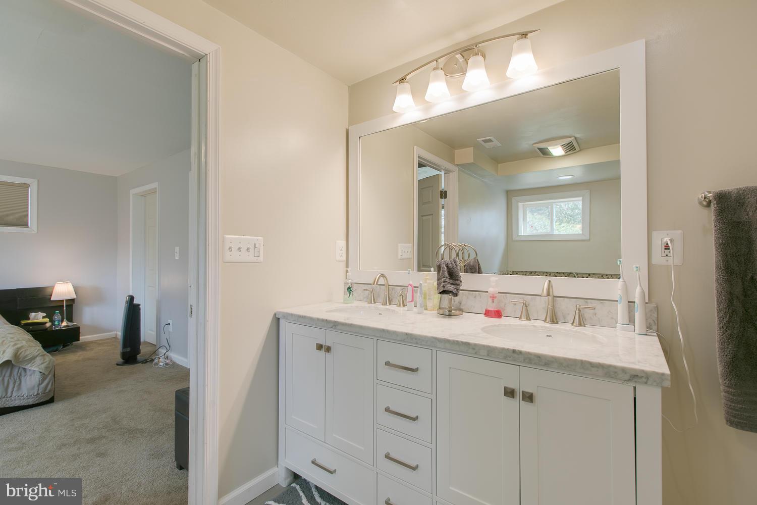 6776 Riley Road Warrenton, VA 20187 - Photo 24 of 30 Bath (Master)