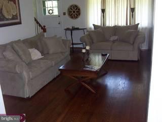 2264 Cross Road Abington, PA 19038 - Photo 2 of 6 Gallery Image 2