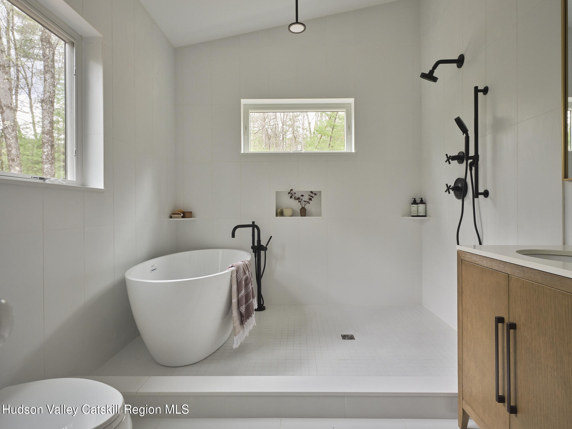 30 Dymond Road Kerhonkson, NY 12446 - Photo 26 of 52 Primary bathroom