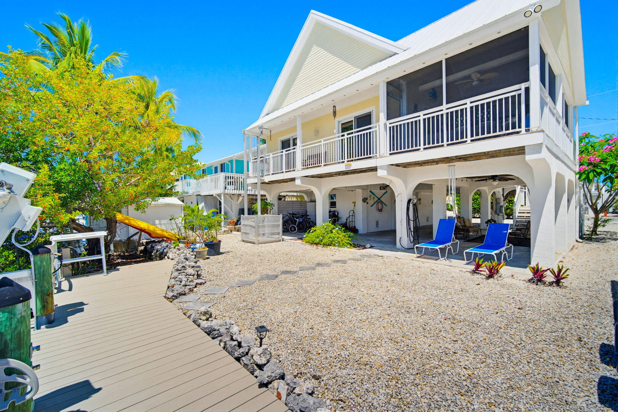 612 Blackbeard Road Summerland Key, FL 33042 - Photo 61 of 68 a view of a building with sitting area