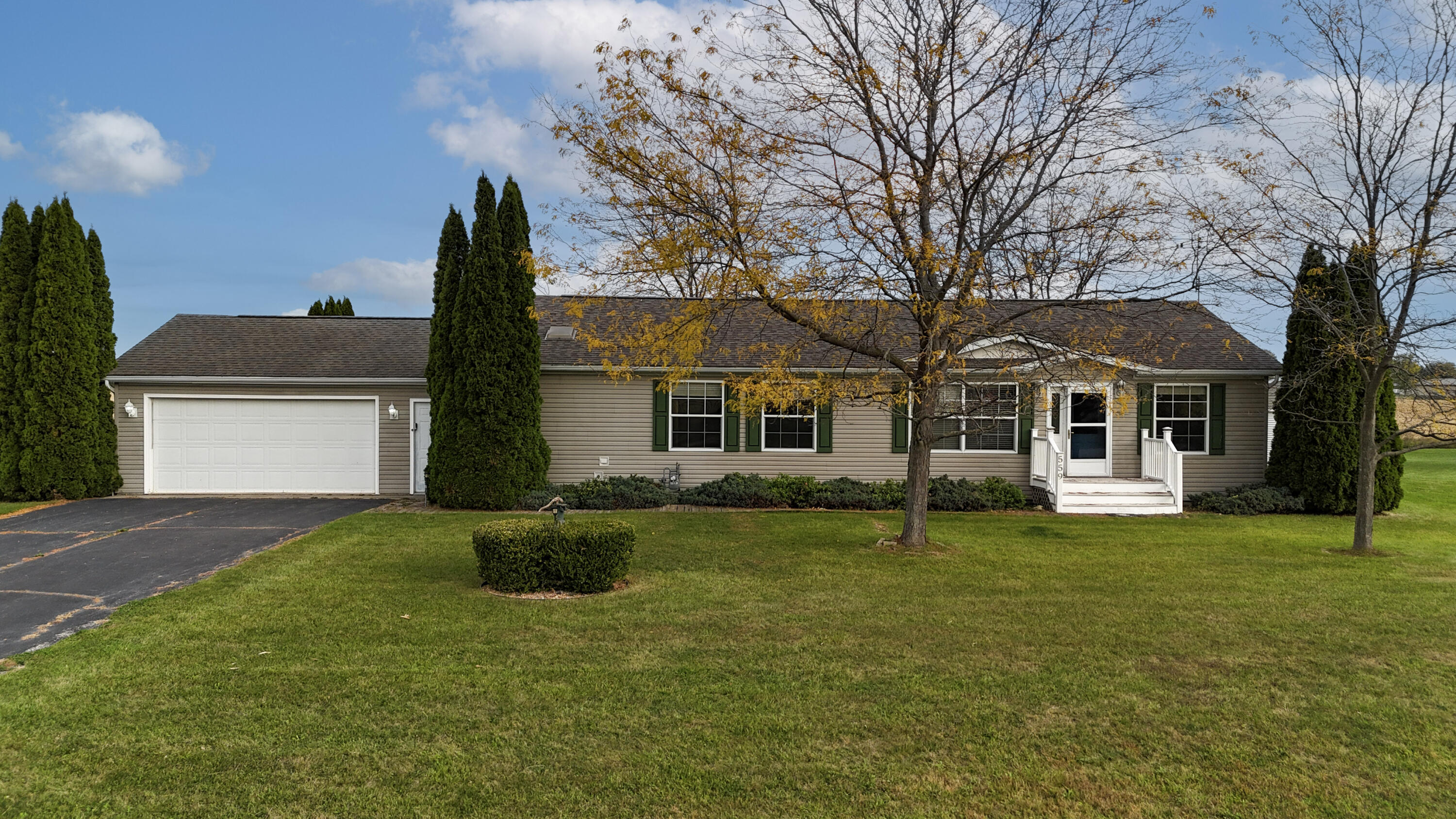 559 Corbly Road Hebron, IN 46341 - Photo 1 of 35 3000x1687