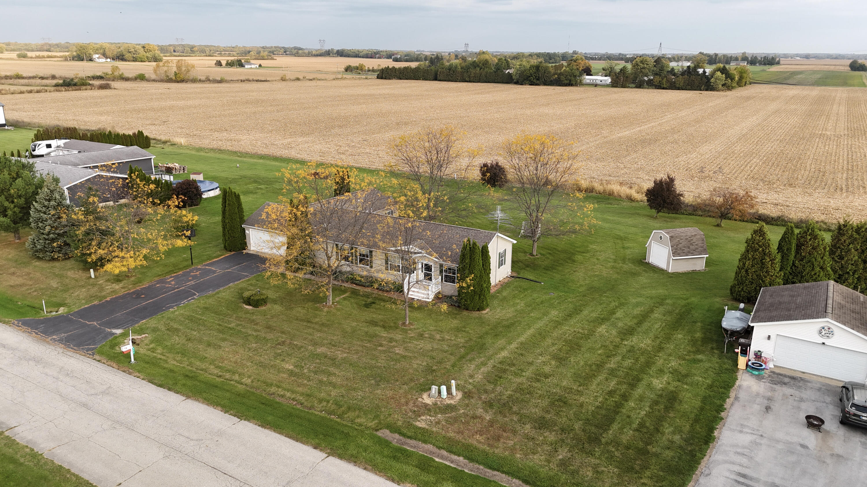 559 Corbly Road Hebron, IN 46341 - Photo 3 of 35 3000x1687