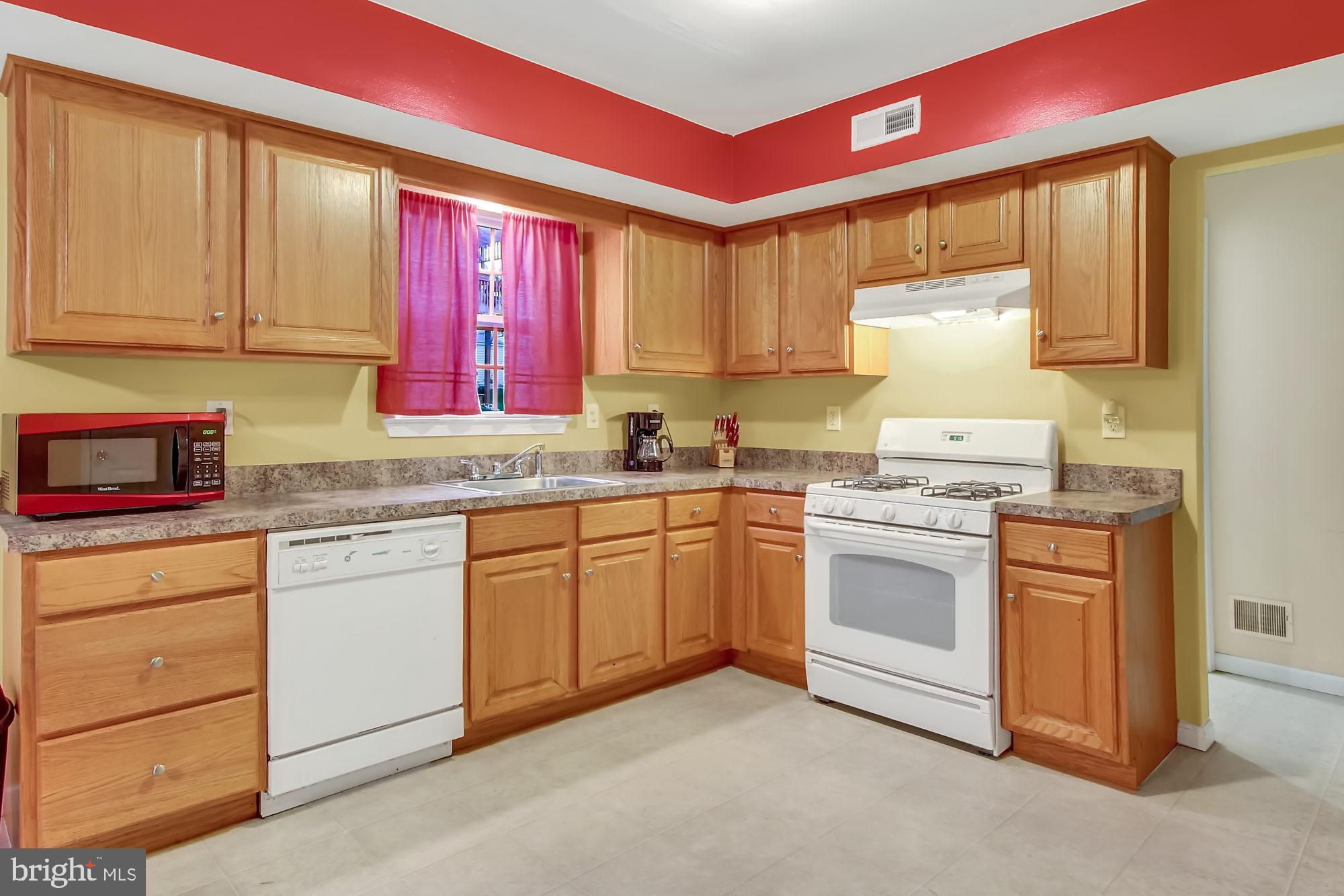 334 Crystal Rock Road Temple, PA 19560 - Photo 7 of 25