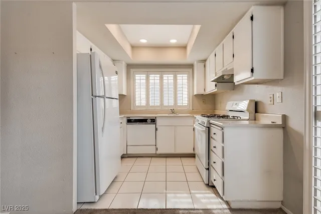 $1,650 | 4363 Spencer Street, Unit 14, Las Vegas, NV 89119