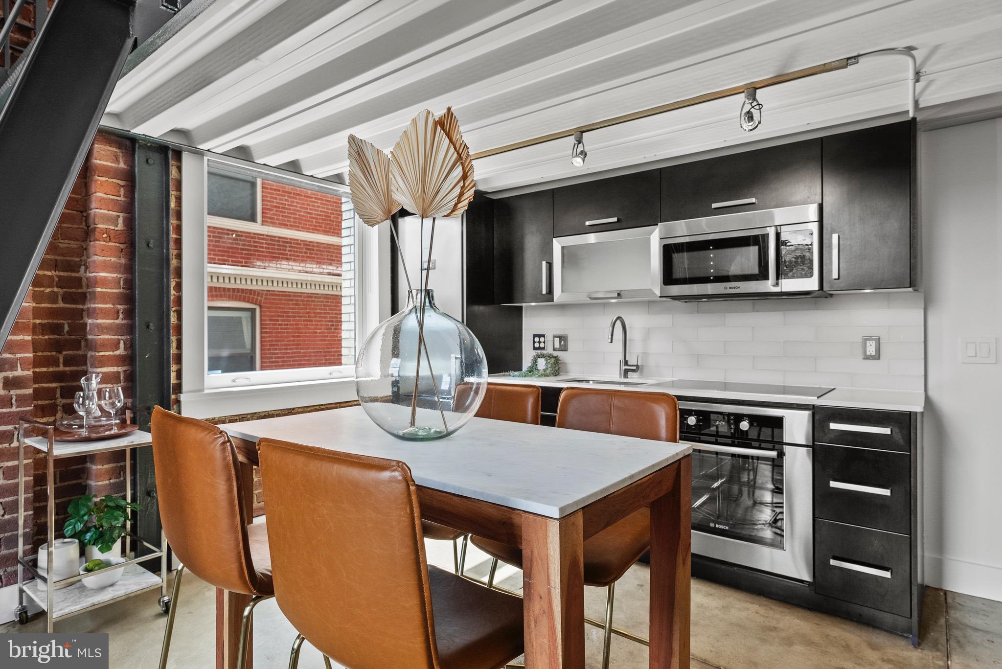 1401 R Street Northwest, Unit 310 Washington, DC 20009 - Photo 9 of 15 Eat-In Kitchen