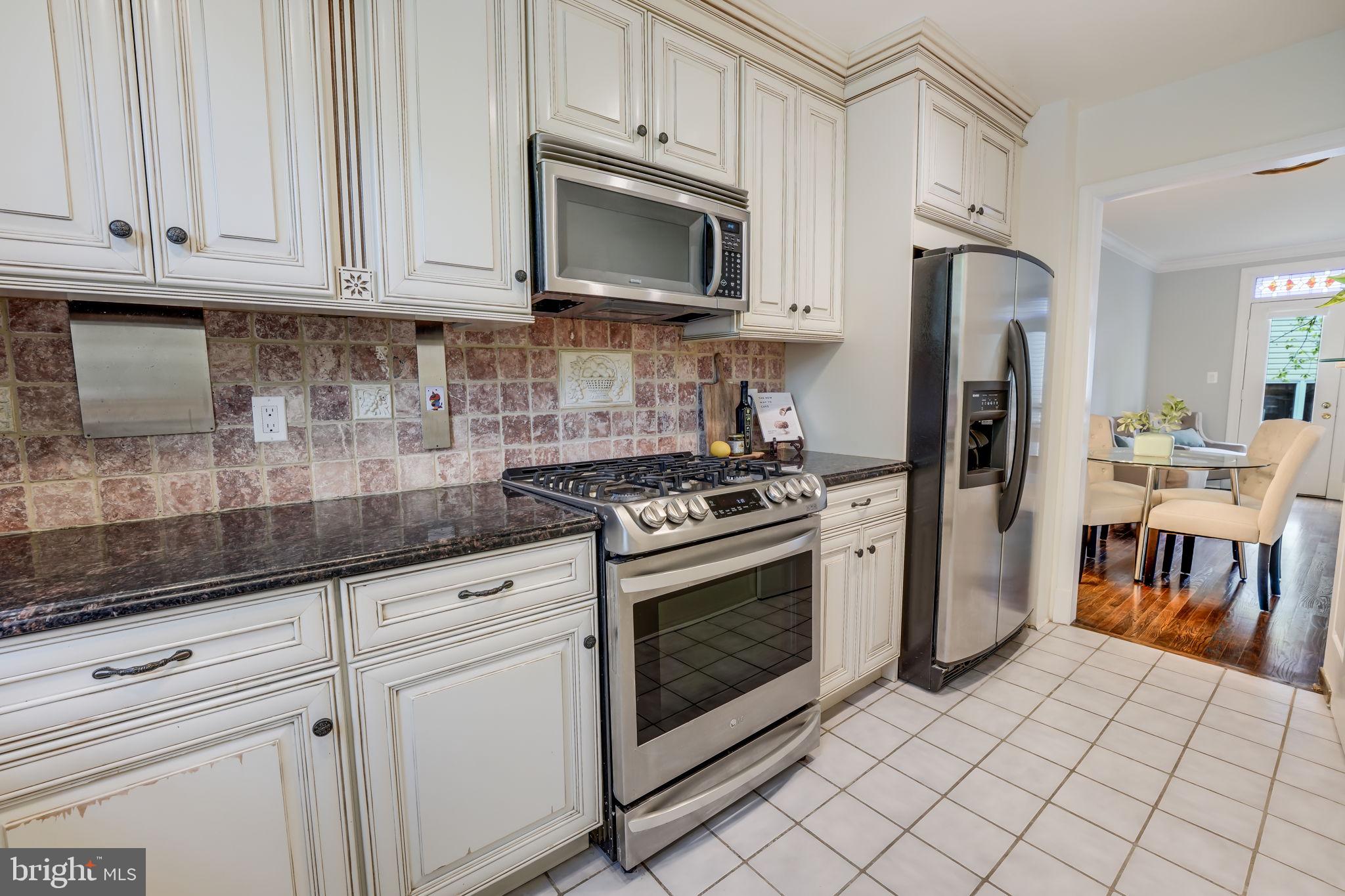 1408 Foxhall Road Northwest Washington, DC 20007 - Photo 6 of 27