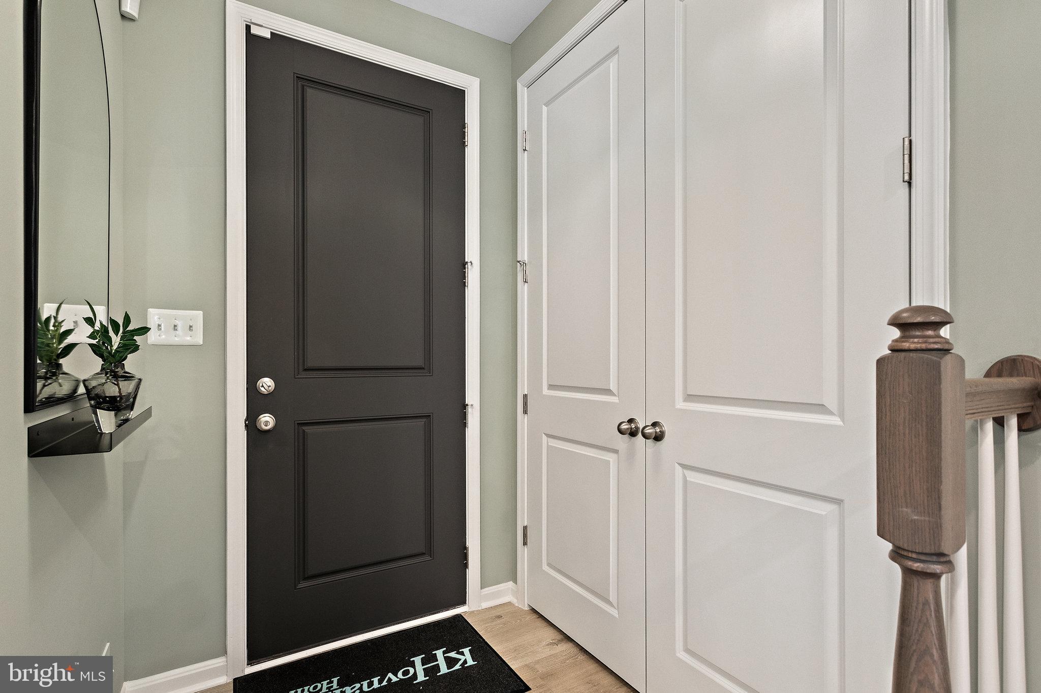 6313 Taylor Acres Road Hanover, MD 21076 - Photo 3 of 13 Entry way