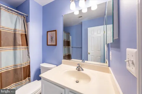 $749,900 | 17124 Magic Mountain Drive, Round Hill, VA 20141