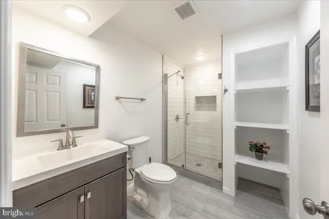 $749,900 | 17124 Magic Mountain Drive, Round Hill, VA 20141