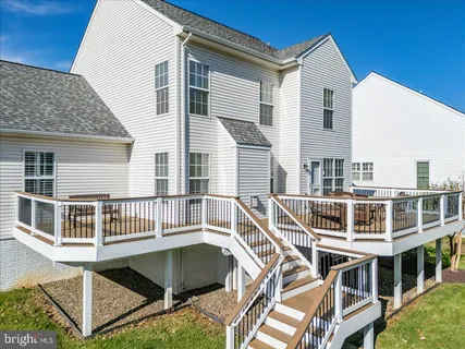 $749,900 | 17124 Magic Mountain Drive, Round Hill, VA 20141