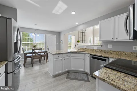 $749,900 | 17124 Magic Mountain Drive, Round Hill, VA 20141