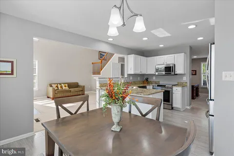 $749,900 | 17124 Magic Mountain Drive, Round Hill, VA 20141