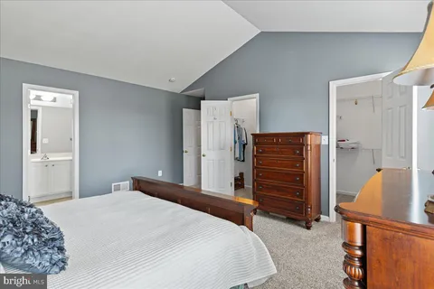 $749,900 | 17124 Magic Mountain Drive, Round Hill, VA 20141
