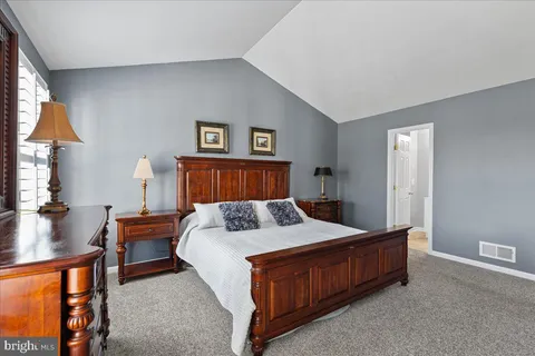 $749,900 | 17124 Magic Mountain Drive, Round Hill, VA 20141