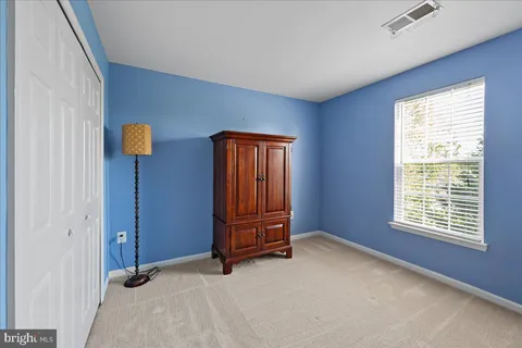 $749,900 | 17124 Magic Mountain Drive, Round Hill, VA 20141