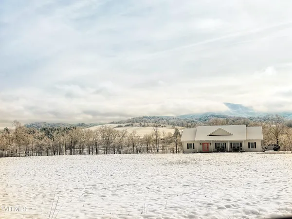 $617,700 | 182 St Johns Way, Chilhowie, VA 24319