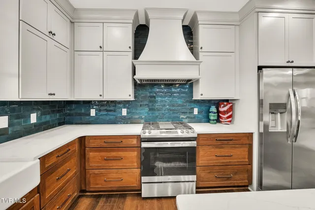 $635,000 | 182 St Johns Way, Chilhowie, VA 24319