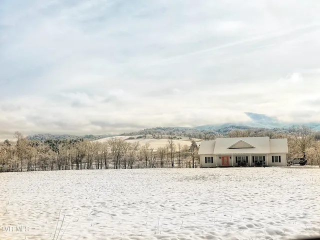 $635,000 | 182 St Johns Way, Chilhowie, VA 24319