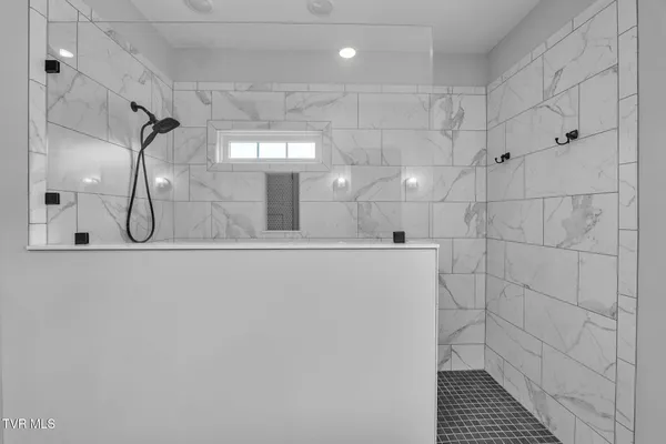 $599,900 | 182 St Johns Way, Chilhowie, VA 24319