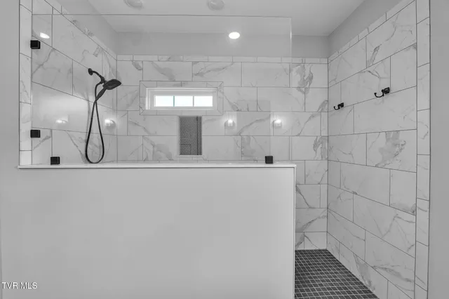 $635,000 | 182 St Johns Way, Chilhowie, VA 24319