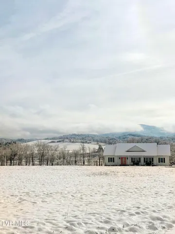 $635,000 | 182 St Johns Way, Chilhowie, VA 24319