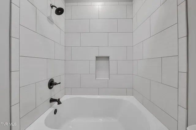 $635,000 | 182 St Johns Way, Chilhowie, VA 24319