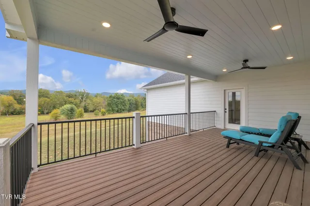 $635,000 | 182 St Johns Way, Chilhowie, VA 24319