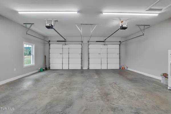 $617,700 | 182 St Johns Way, Chilhowie, VA 24319