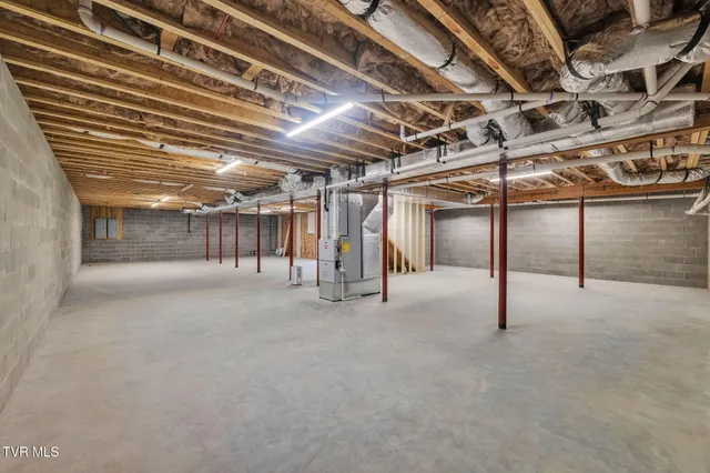 $635,000 | 182 St Johns Way, Chilhowie, VA 24319