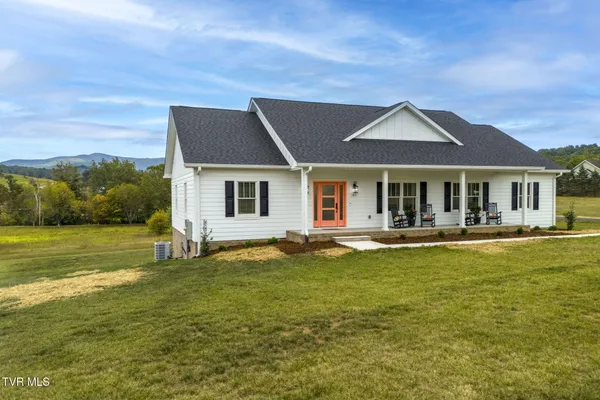 $599,900 | 182 St Johns Way, Chilhowie, VA 24319