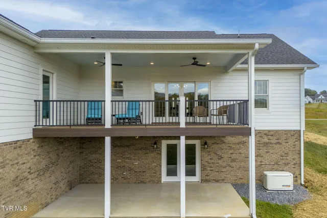 $635,000 | 182 St Johns Way, Chilhowie, VA 24319