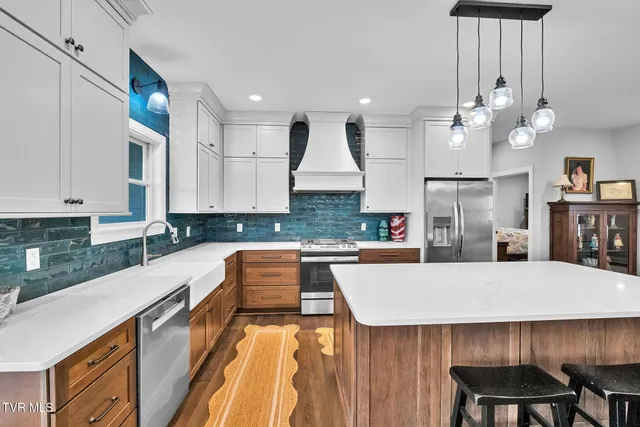 $635,000 | 182 St Johns Way, Chilhowie, VA 24319