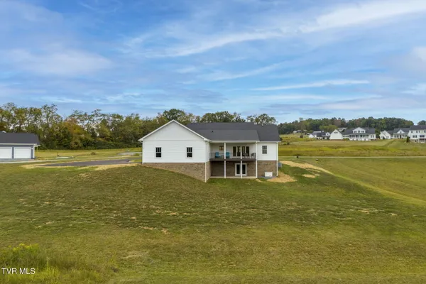 $617,700 | 182 St Johns Way, Chilhowie, VA 24319