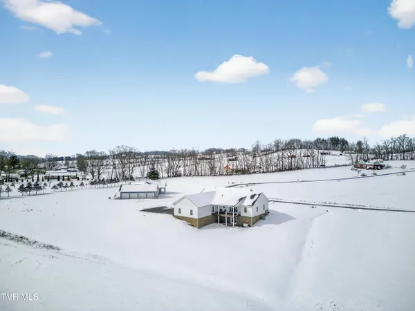 $599,900 | 182 St Johns Way, Chilhowie, VA 24319