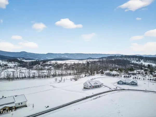 $599,900 | 182 St Johns Way, Chilhowie, VA 24319