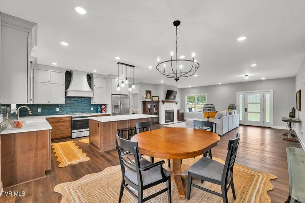 $617,700 | 182 St Johns Way, Chilhowie, VA 24319