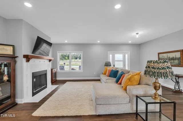 $635,000 | 182 St Johns Way, Chilhowie, VA 24319