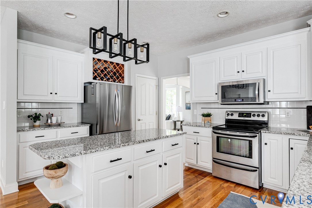 11401 Braidstone Lane Chesterfield, VA 23838 - Photo 15 of 47 Entertain with the entire family