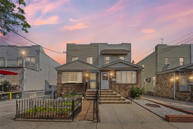 $978,888 | 150-39 Coolidge Avenue | Briarwood