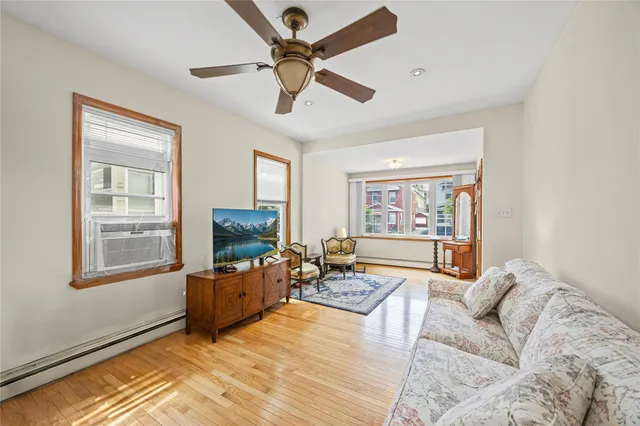 $978,888 | 150-39 Coolidge Avenue | Briarwood