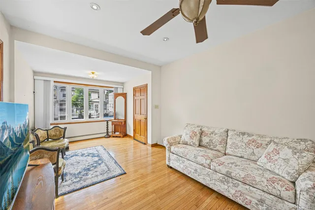 $978,888 | 150-39 Coolidge Avenue | Briarwood