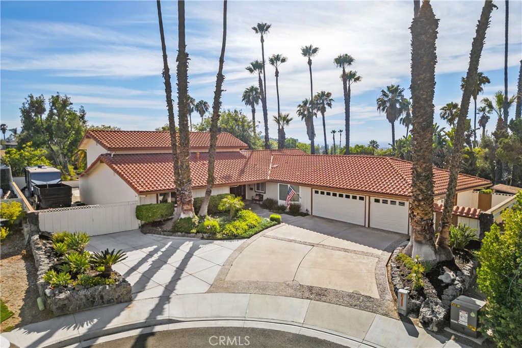 6125 Clarendon Court Riverside, CA 92506 - Photo 3 of 36