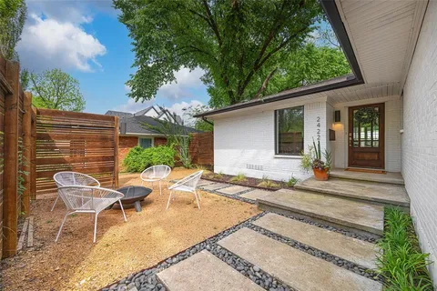 $949,000 | 2422 Loving Avenue, Dallas, TX 75214