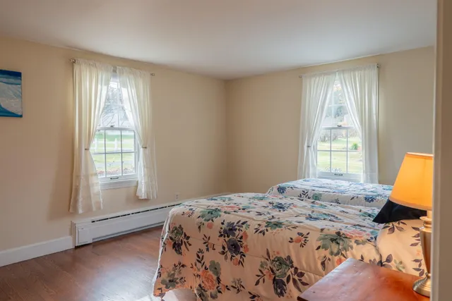 $1,295,000 | 15 Sea Cove Road, Cumberland, ME 04110