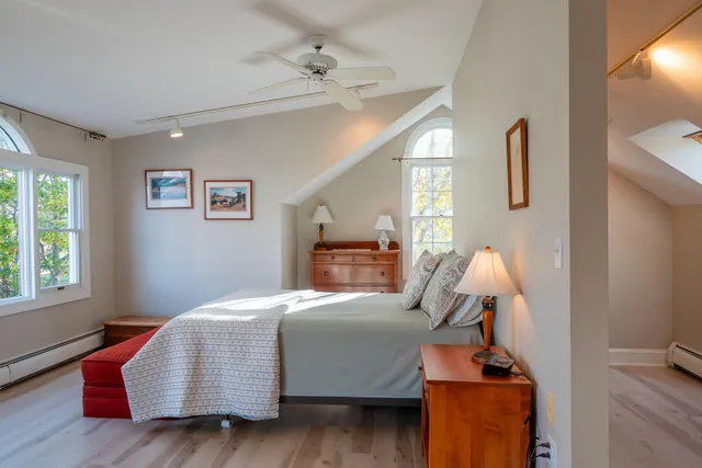 $1,295,000 | 15 Sea Cove Road, Cumberland, ME 04110