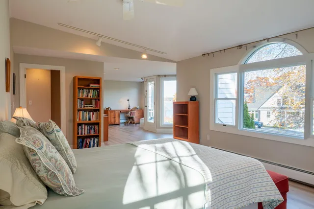 $1,295,000 | 15 Sea Cove Road, Cumberland, ME 04110