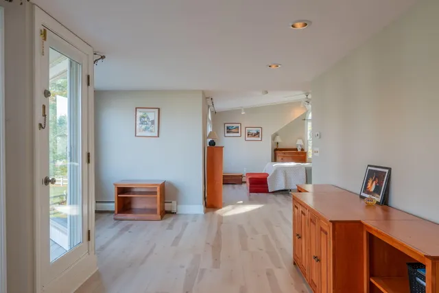 $1,295,000 | 15 Sea Cove Road, Cumberland, ME 04110