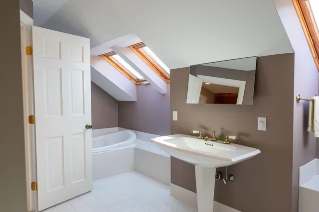 $1,295,000 | 15 Sea Cove Road, Cumberland, ME 04110