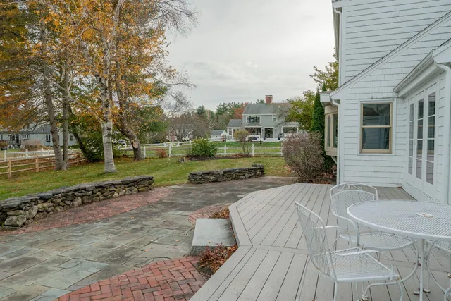 $1,295,000 | 15 Sea Cove Road, Cumberland, ME 04110